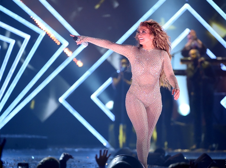 Jennifer Lopez, DIRECTV NOW Super Saturday Night Concert